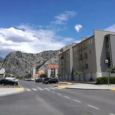 'n Grey Apartment Omis